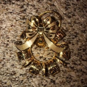Danbury mint 2010 gold ornament